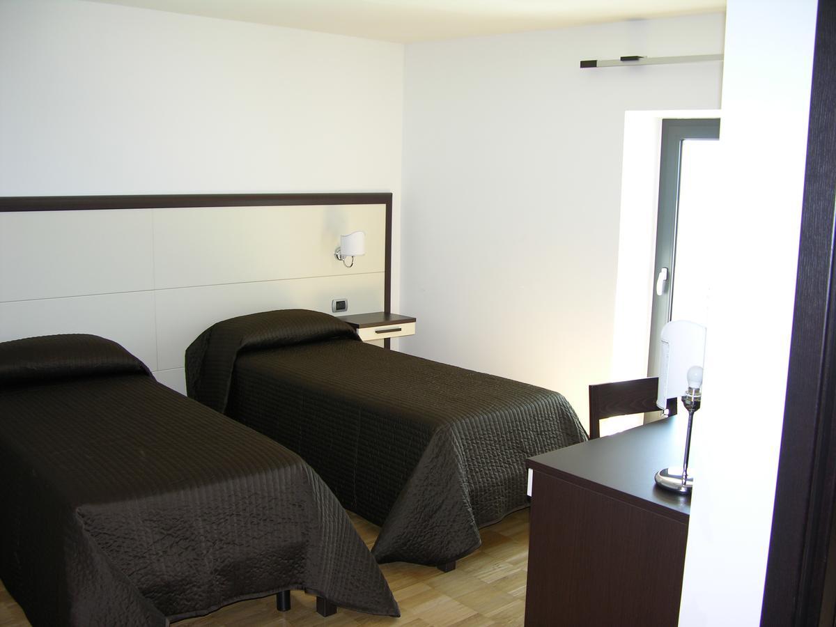 Baja Delle Sirene Bed & Breakfast ตารันโต ภายนอก รูปภาพ